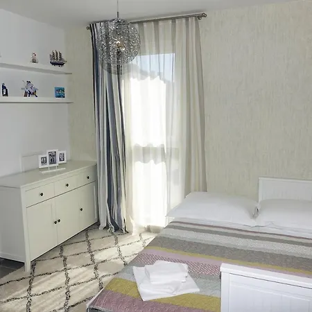 Apartment 4 *